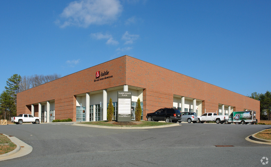 119 Eastbend Ct, Mooresville, NC for lease - Primary Photo - Image 1 of 2