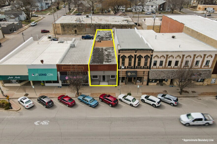 1017 Main St, Winfield, KS for sale - Building Photo - Image 1 of 1