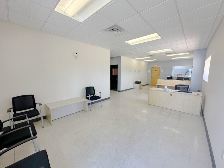 14702 Jersey Shore Dr, Houston, TX for lease - Building Photo - Image 3 of 13