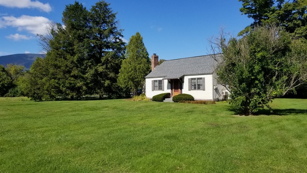 56 Dufresne Pond Rd, Manchester Center, VT for sale - Building Photo - Image 1 of 1