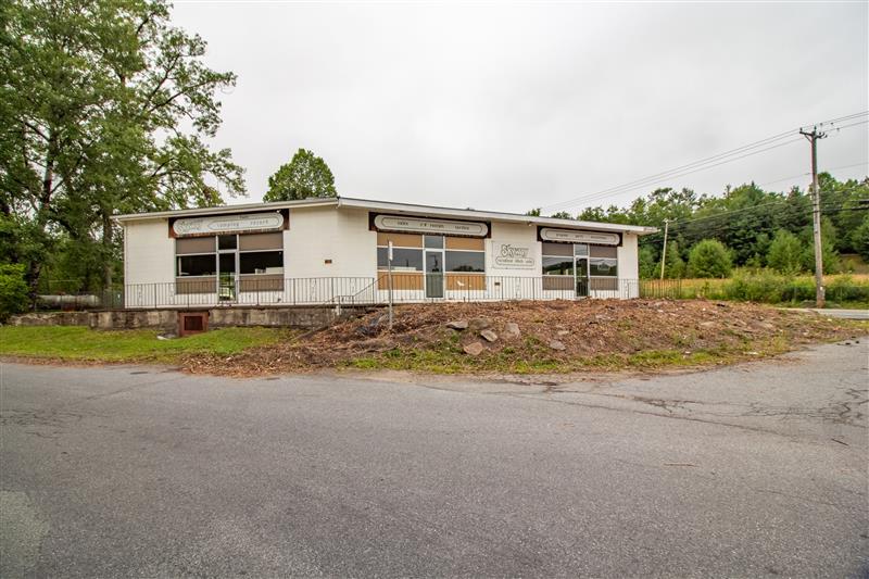 7031 State Route 52, Greenfield Park, NY for sale - Primary Photo - Image 1 of 1