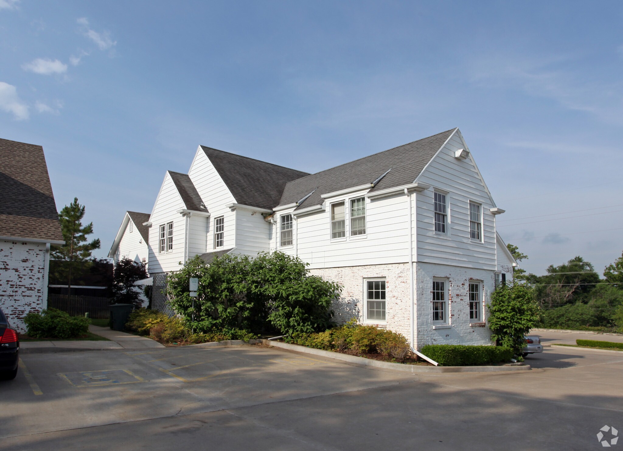 5303 S Lewis Ave, Tulsa, OK for lease Primary Photo- Image 1 of 4