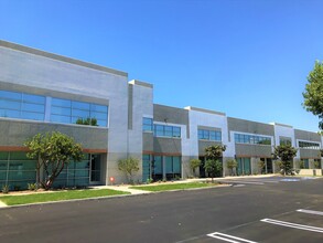 201 Bernoulli Cir, Oxnard, CA for lease Building Photo- Image 1 of 4