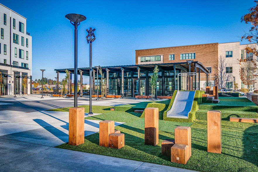 1699 NW Civic Dr, Gresham, OR for lease - Building Photo - Image 3 of 5