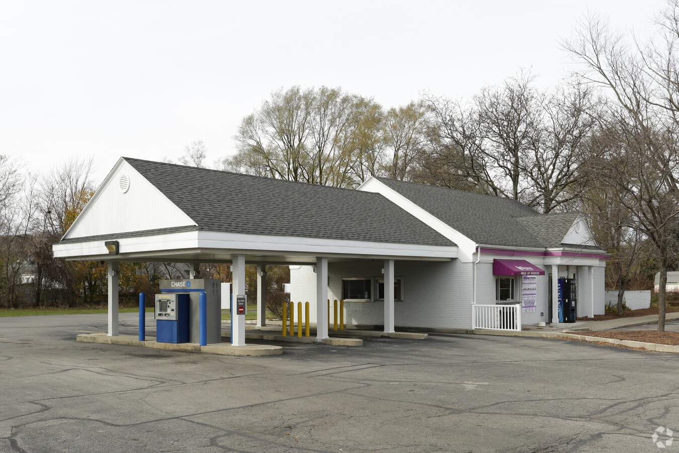 1625 Alpine Ave, Grand Rapids, MI 49504 Twisters Soft Serve Ice Cream