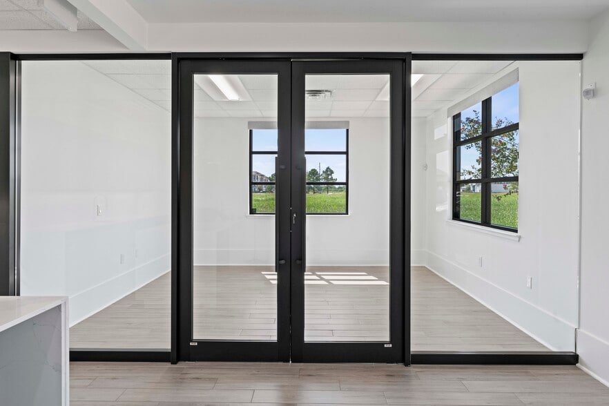 8118 Fry Rd, Cypress, TX for sale - Interior Photo - Image 3 of 26