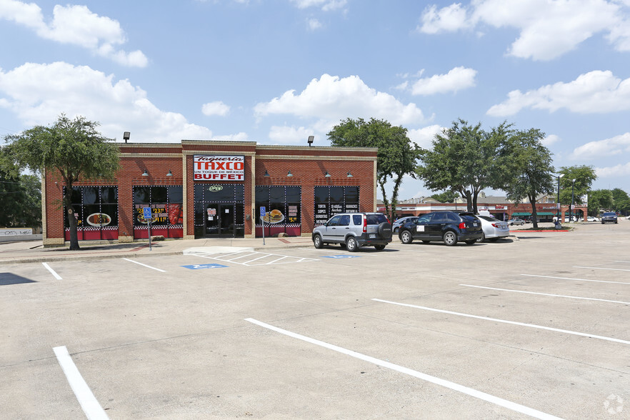 9239-9249 Skillman St, Dallas, TX for lease - Primary Photo - Image 1 of 14