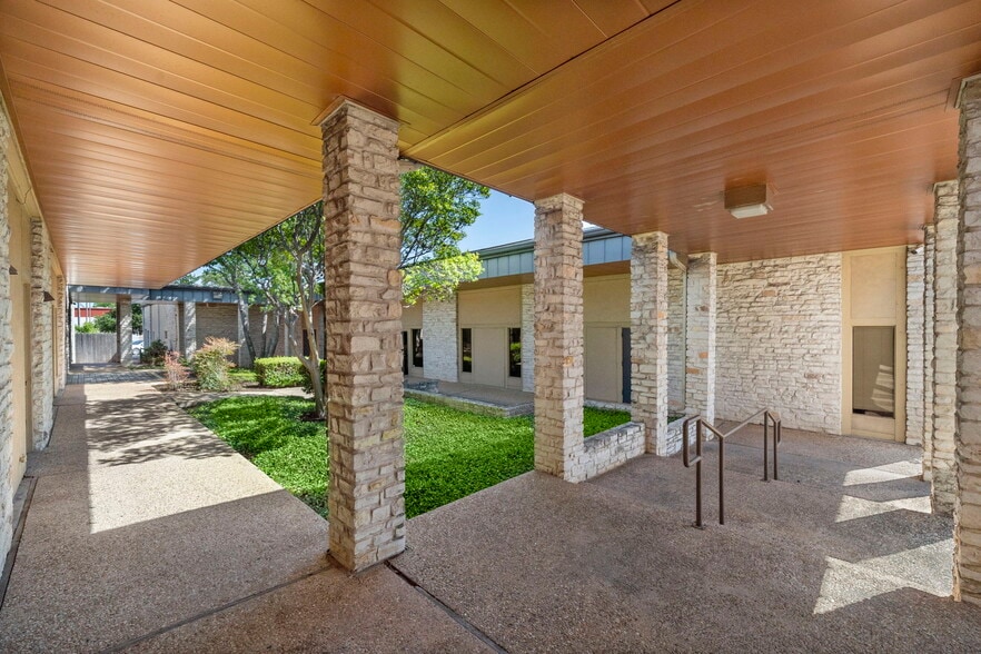 4419 Frontier Trl, Austin, TX for lease - Building Photo - Image 3 of 7