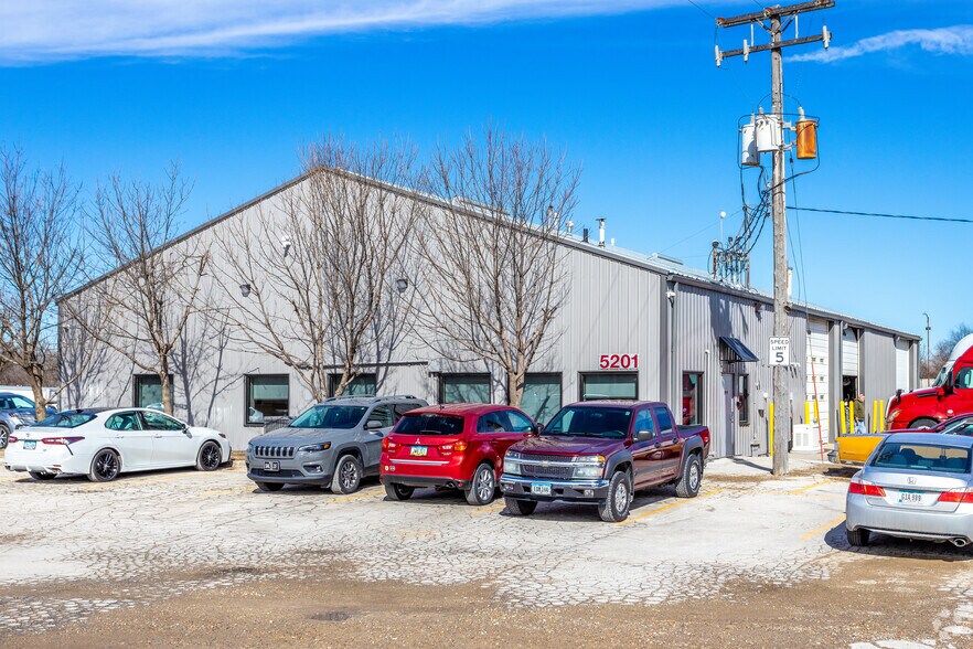 5201 Park Ave, Des Moines, IA 50321