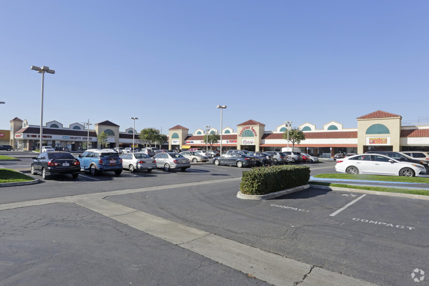 8527 Alondra Blvd, Paramount, CA for lease - Building Photo - Image 1 of 4