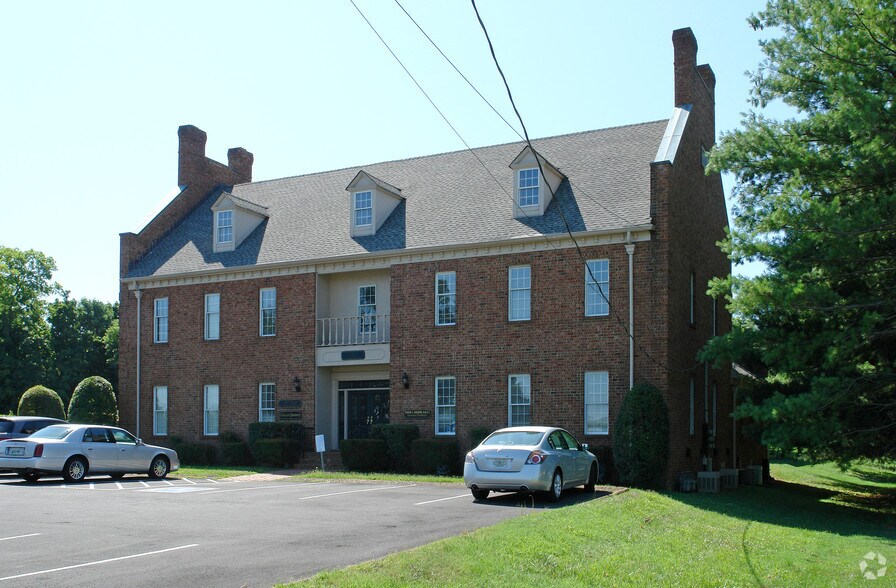 311 E Main St, Hendersonville, TN for lease - Building Photo - Image 2 of 2