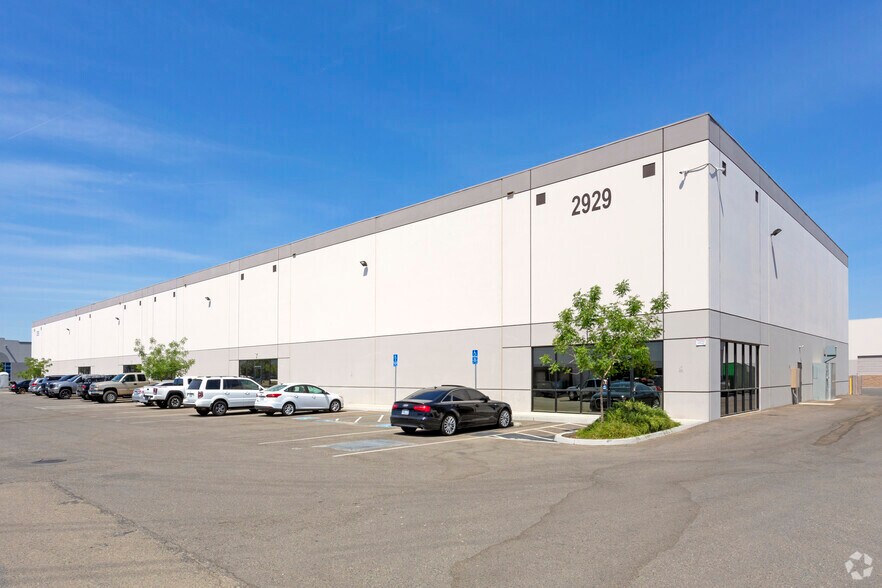 2929 S Elm Ave, Fresno, CA for sale - Building Photo - Image 1 of 1