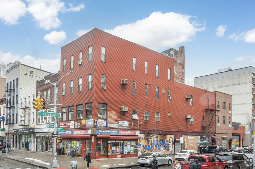 98 Graham Ave, Brooklyn, NY for lease - Primary Photo - Image 2 of 10