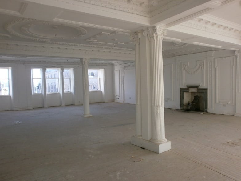 79-85 High St, Dundee for lease - Interior Photo - Image 2 of 6