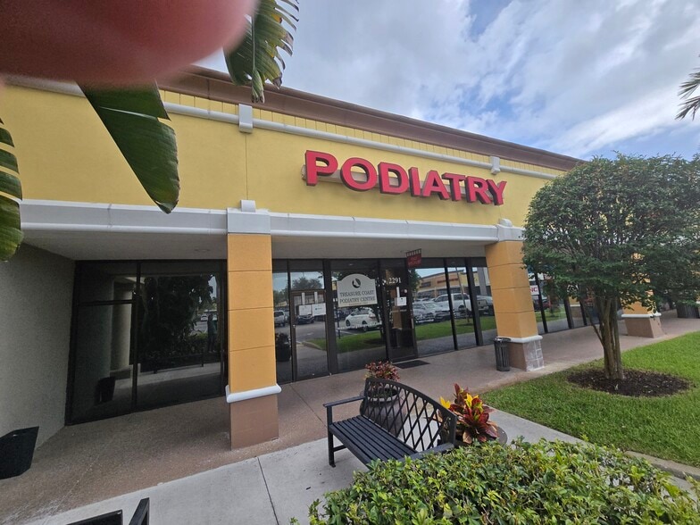 2321-2377 SE Federal Hwy, Stuart, FL for lease - Building Photo - Image 3 of 5