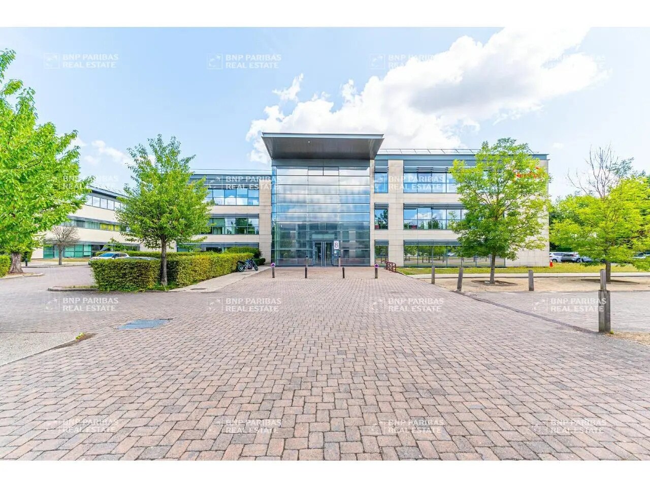 Office in Serris for lease Building Photo- Image 1 of 4