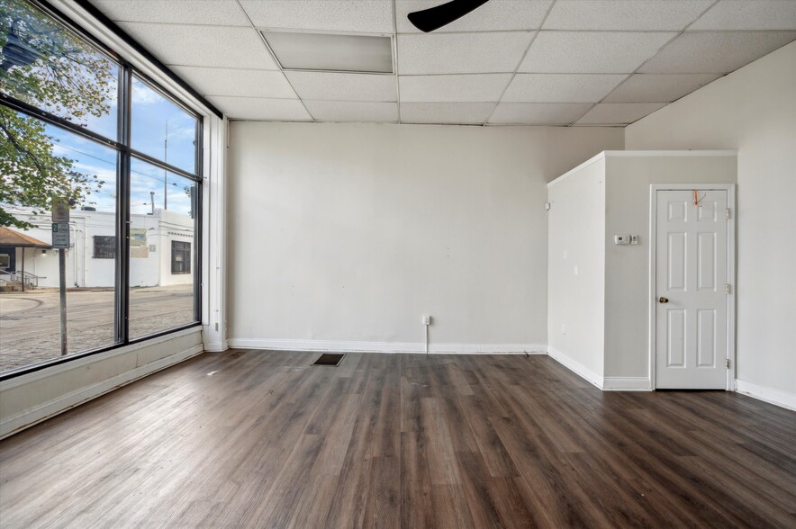 6732-6736 Germantown Ave, Philadelphia, PA for lease - Building Photo - Image 2 of 8