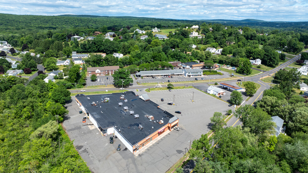 41-67 Chamberlain Hwy, Berlin, CT for lease - Building Photo - Image 2 of 26