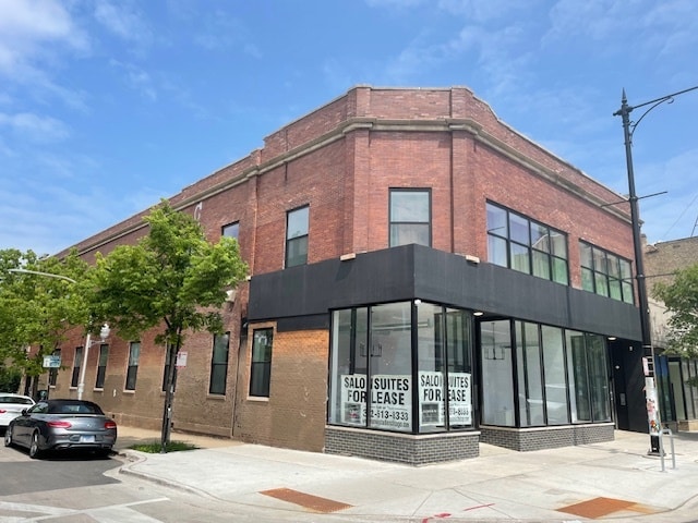 2839 N Milwaukee Ave, Chicago, IL for lease - Building Photo - Image 2 of 9