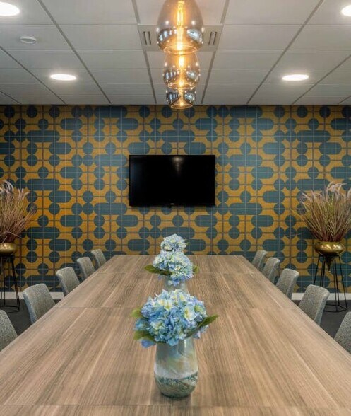 19 Threefield Ln, Southampton for lease - Building Photo - Image 2 of 10