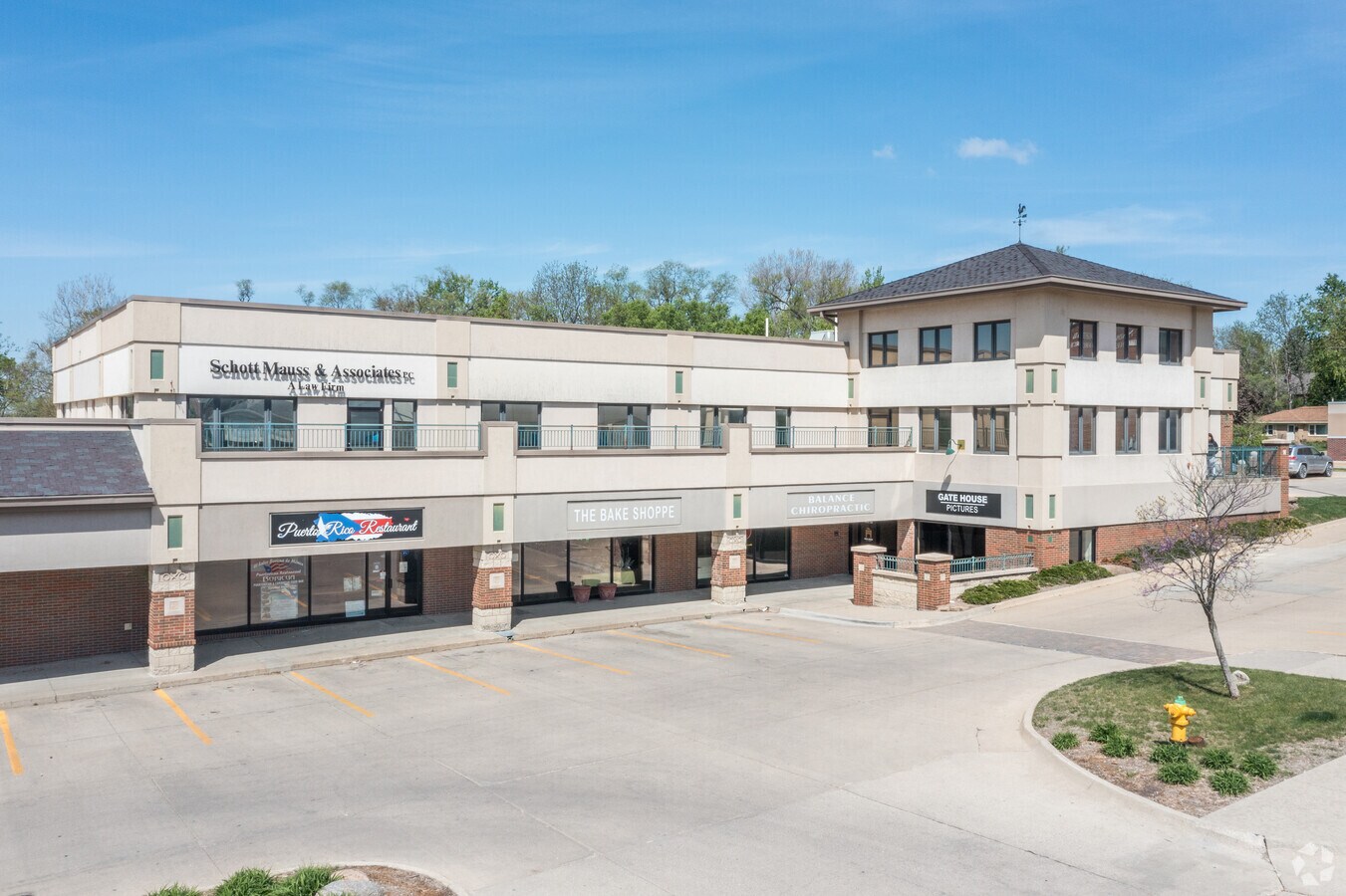 6611 University Ave, Windsor Heights, IA 50324 Windsor Heights Town