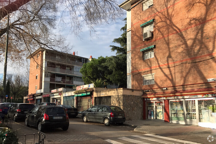 Calle de Ayamonte, 2, Madrid, Madrid for lease - Primary Photo - Image 1 of 2