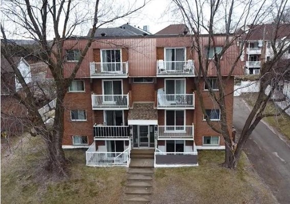 384 Rue Castonguay, Saint-jerome, QC for sale Primary Photo- Image 1 of 2