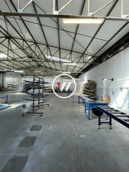 Industrial in Gémenos for lease - Interior Photo - Image 2 of 8