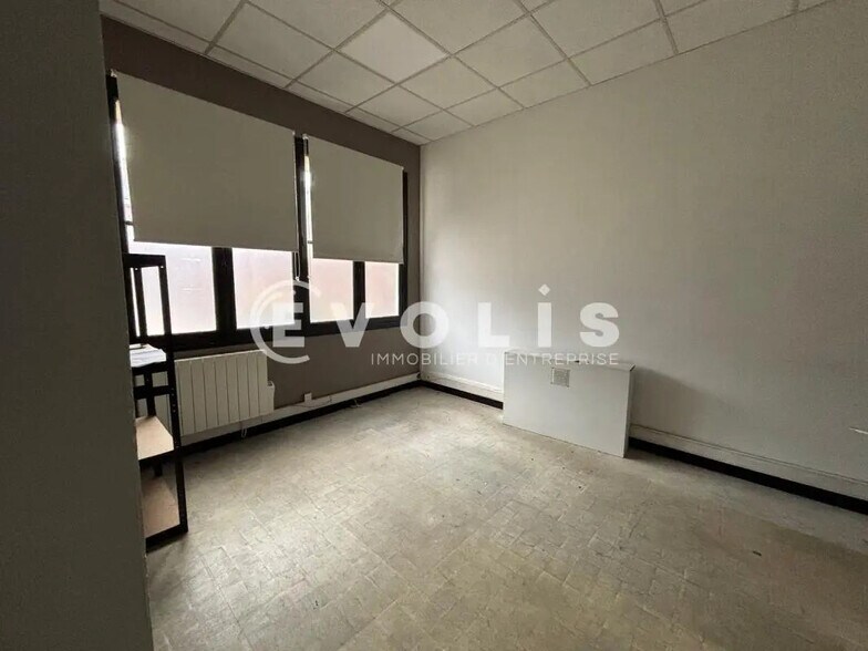 Retail in Amiens for sale - Interior Photo - Image 2 of 3