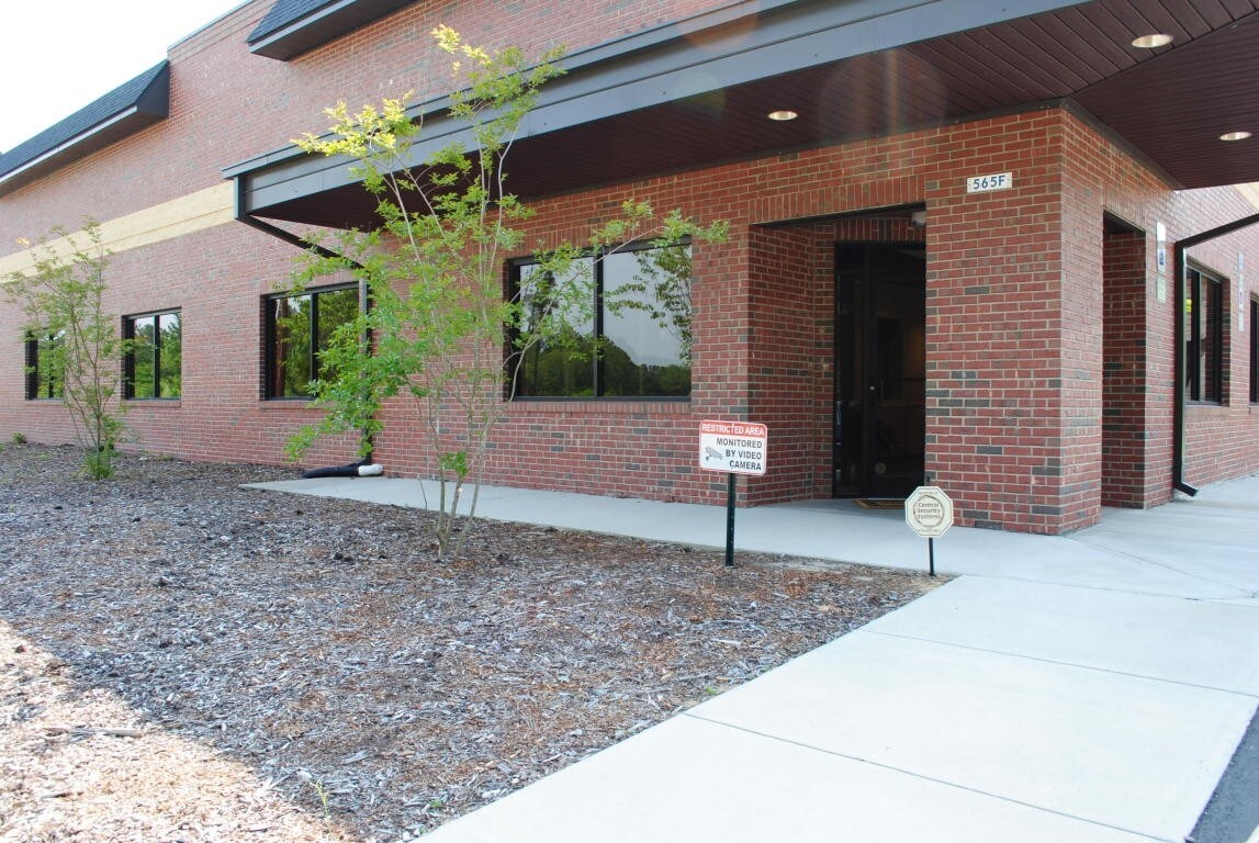 565 Air Tool Dr, Southern Pines, NC for sale Primary Photo- Image 1 of 1