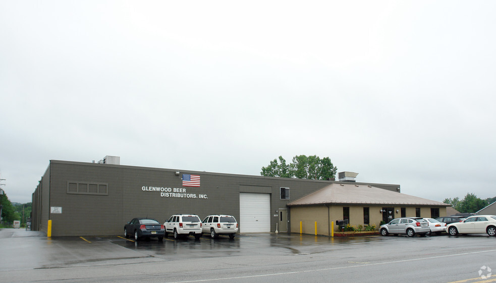 2177 W Grandview Blvd, Erie, PA for lease - Building Photo - Image 1 of 2