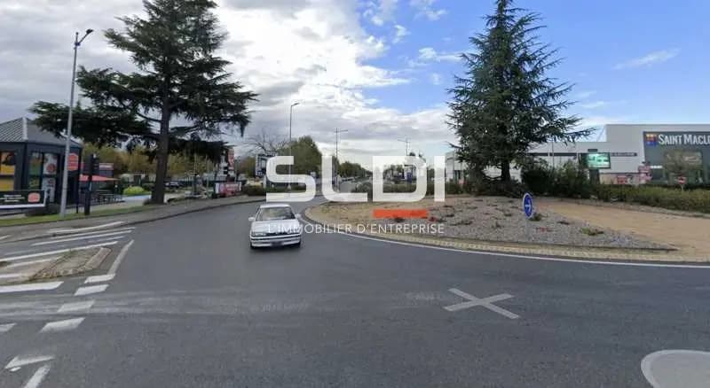 Retail in Saint-Priest for lease - Aerial - Image 2 of 2