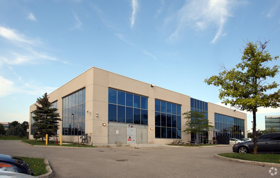 5900 Explorer Dr, Mississauga, ON for sale - Building Photo - Image 1 of 1