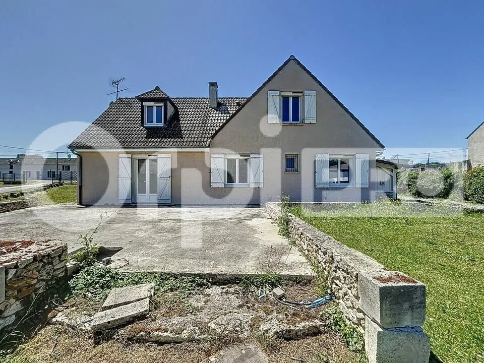 Retail in Breuil-le-Vert for lease Building Photo- Image 1 of 9