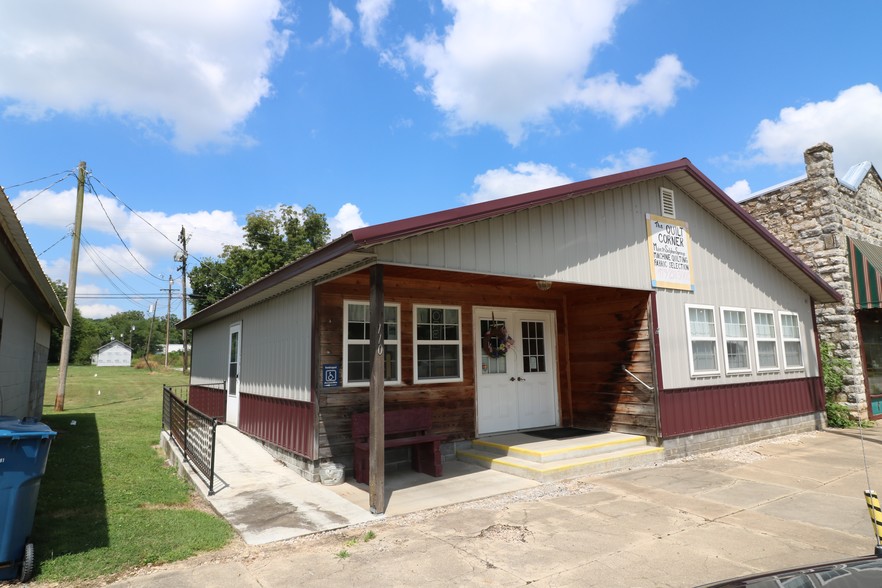 110 Hibler St, Sulphur Springs, AR for sale - Building Photo - Image 1 of 1