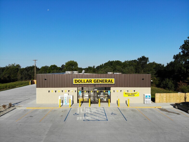 8214 S Adrian Hwy, Jasper, MI 49248