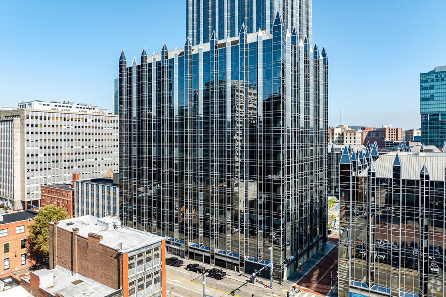 6 Ppg Pl, Pittsburgh, PA for sale - Primary Photo - Image 1 of 1
