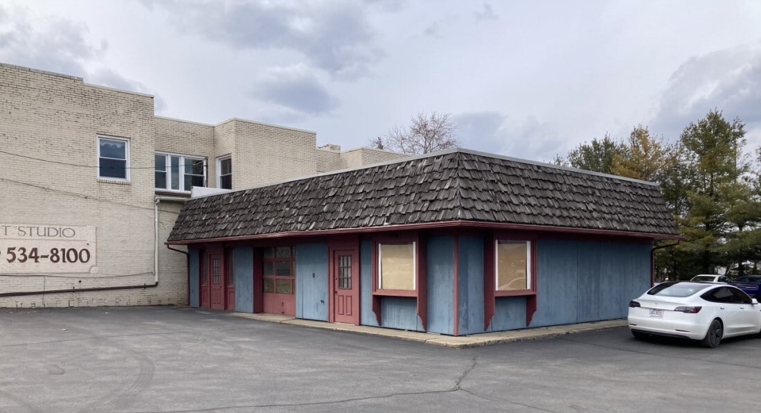 6 W Liberty St, Hubbard, OH for lease Primary Photo- Image 1 of 2