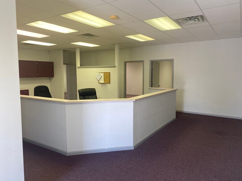 430 Commerce Ln, West Berlin, NJ for sale - Lobby - Image 1 of 1
