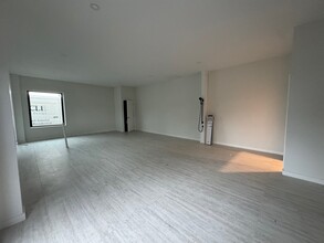 2030-2046 Harvard St, Sarasota, FL for lease Interior Photo- Image 1 of 2