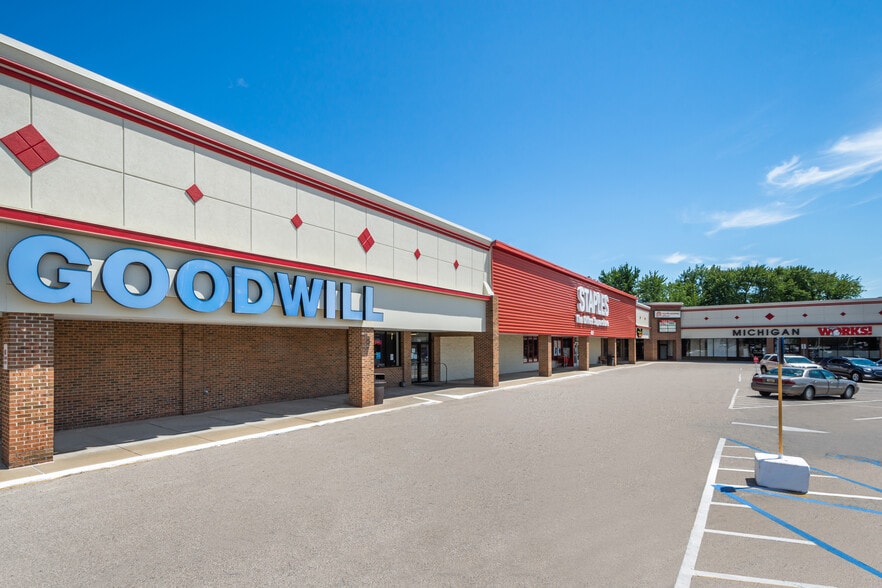 4041 N Euclid Ave, Bay City, MI for lease - Building Photo - Image 2 of 4