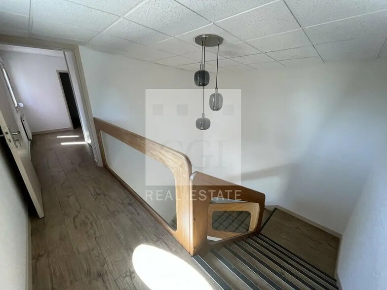 Office in Charbonnières-les-Bains for lease - Building Photo - Image 3 of 12