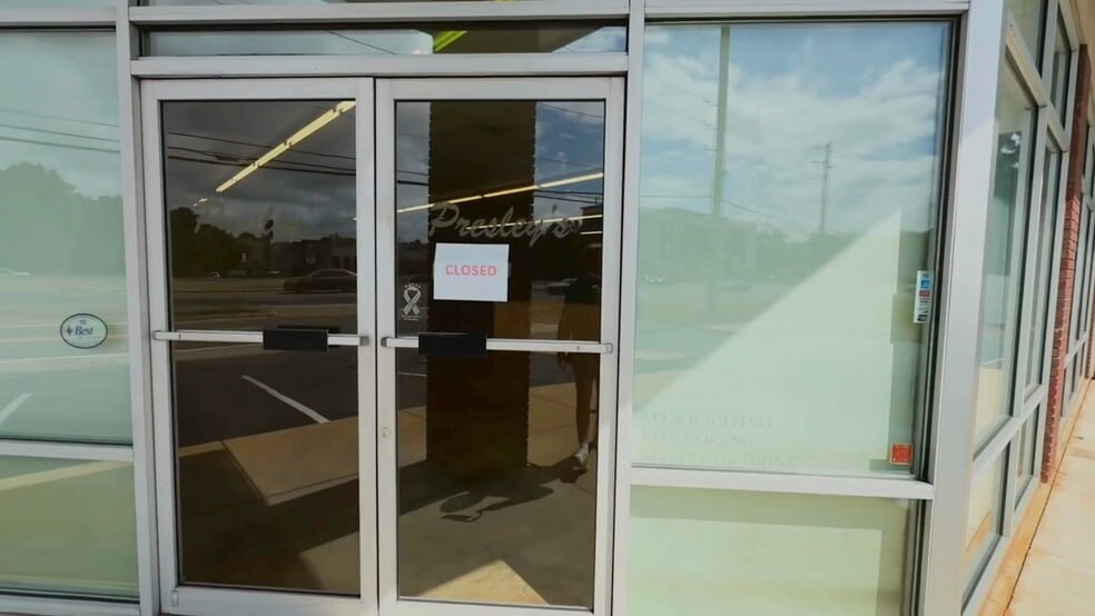 2719 McFarland Blvd E, Tuscaloosa, AL for lease - Commercial Listing Video - Image 2 of 24