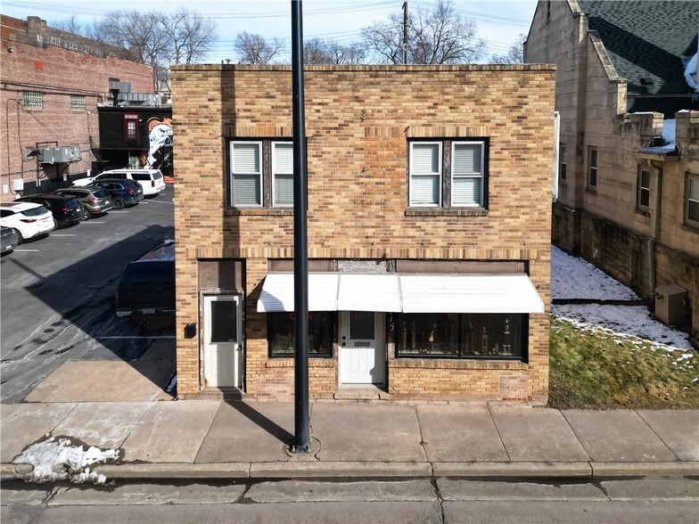 415 S Farwell St, Eau Claire, WI for lease - Building Photo - Image 2 of 7