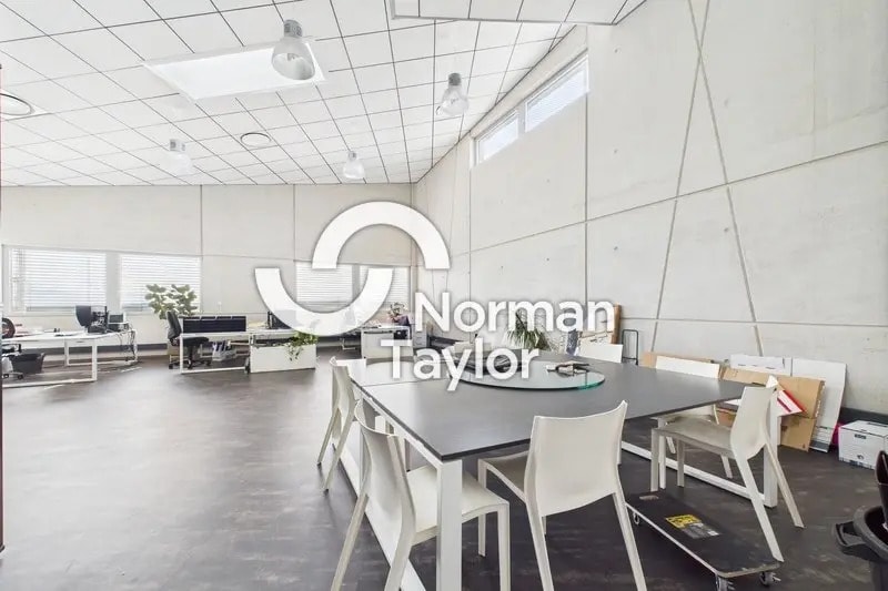 Office in Montpellier for lease - Interior Photo - Image 3 of 7