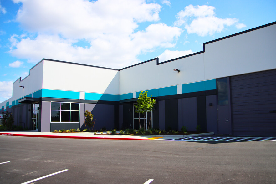 5501 NE Century Blvd, Hillsboro, OR for lease - Building Photo - Image 3 of 5