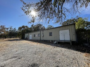 4109 N Parkdale Ln, Denison, TX for lease Building Photo- Image 2 of 8