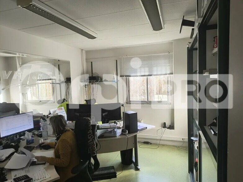 Industrial in Reims for lease - Interior Photo - Image 3 of 5