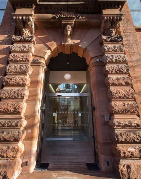 40 Linenhall St, Belfast for lease - Building Photo - Image 2 of 6