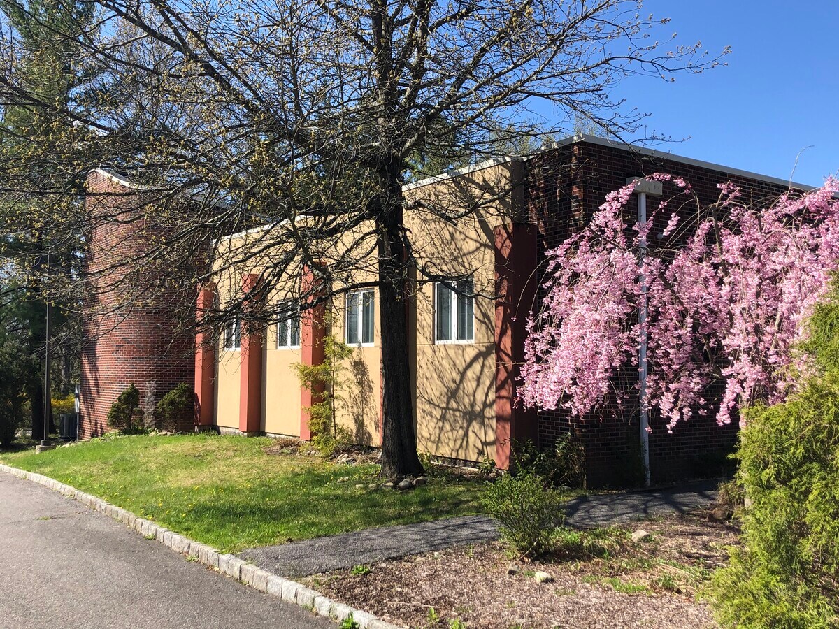 2966 Crompond Rd, Yorktown Heights, NY 10598